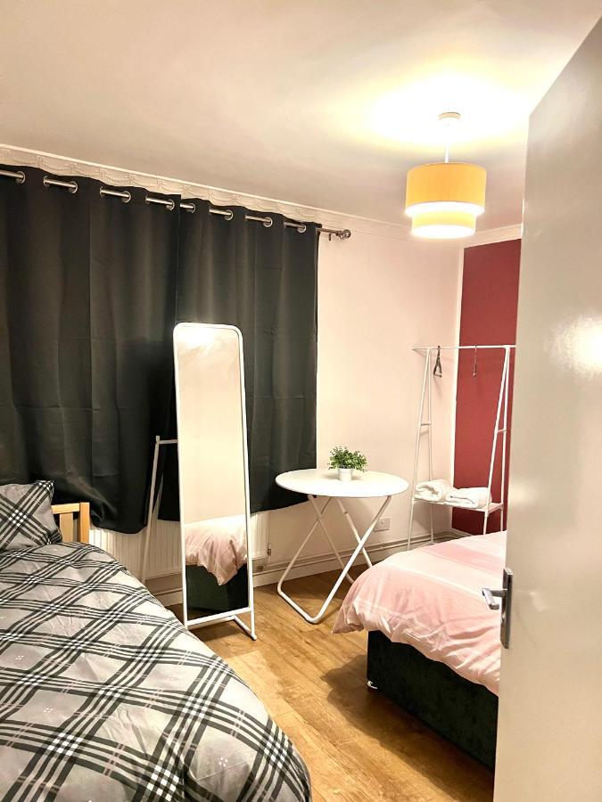 Large Room With Two Bed In Central London Luaran gambar
