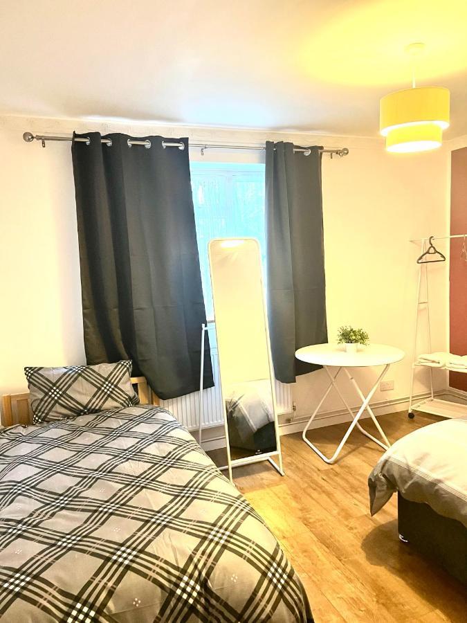 Large Room With Two Bed In Central London Luaran gambar