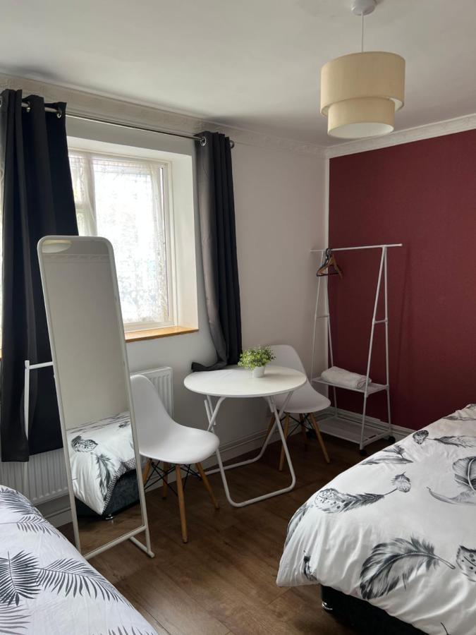 Large Room With Two Bed In Central London Luaran gambar